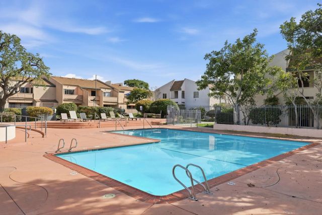 3262 Ashford St F, San Diego, CA 92111