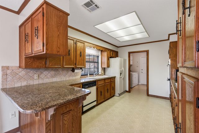 5430 Coach Road, Bossier City, LA 71111