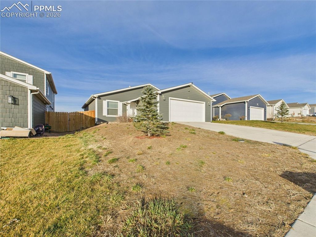 1424 Rivers Run Avenue, Pueblo, CO 81001 — photo 2