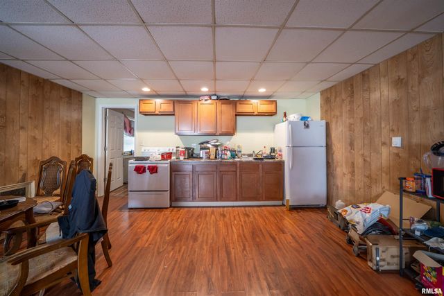 711 W RIDGE Road, Peoria, IL 61614