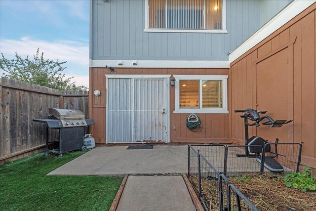 4102 Weymouth Ln, Sacramento, CA 95823