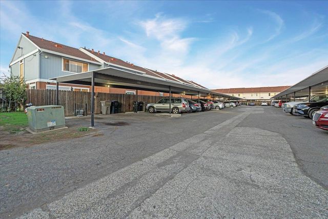 4102 Weymouth Ln, Sacramento, CA 95823