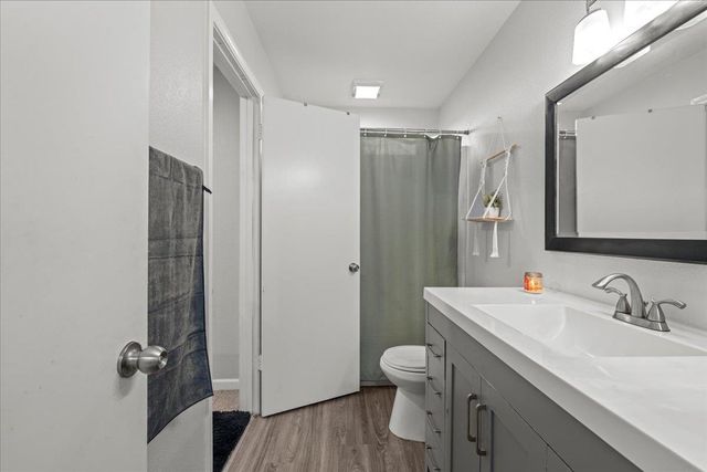 4102 Weymouth Ln, Sacramento, CA 95823