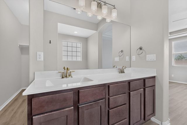 7007 Wrangell Loop NE, Rio Rancho, NM 87144