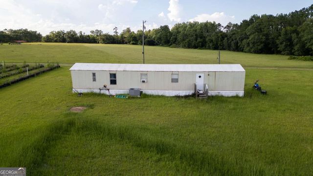 1054 Penny Morris, Baxley, GA 31513