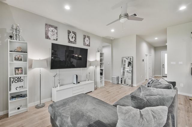 14226 Lake Lodge Dr Drive, Conroe, TX 77384