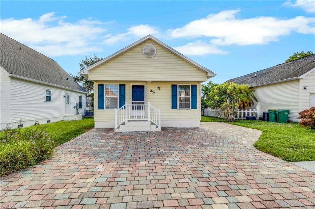 254 Leawood CIR, NAPLES, FL 34104 — exterior