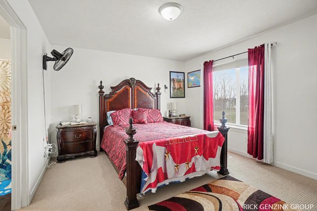 392 Harbor Town Court 4, Holland City, MI 49423