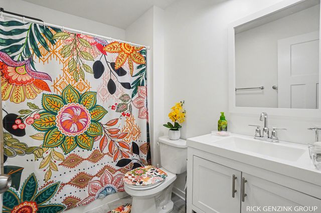 392 Harbor Town Court 4, Holland City, MI 49423