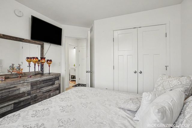 392 Harbor Town Court 4, Holland City, MI 49423