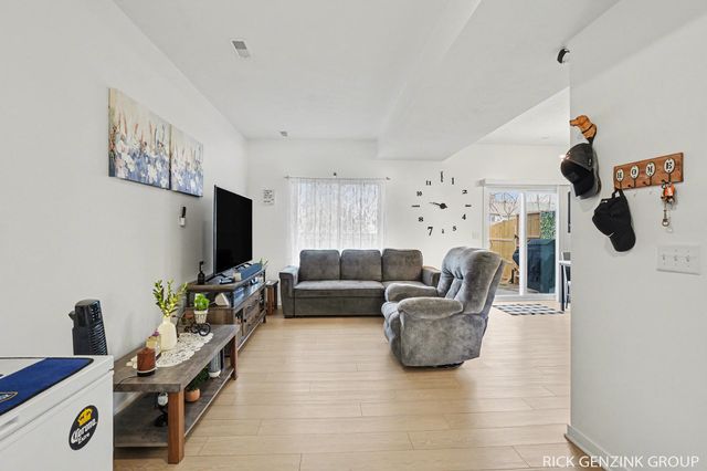 392 Harbor Town Court 4, Holland City, MI 49423