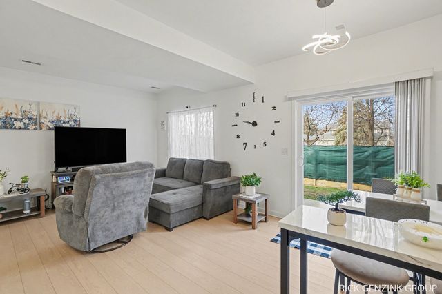 392 Harbor Town Court 4, Holland City, MI 49423