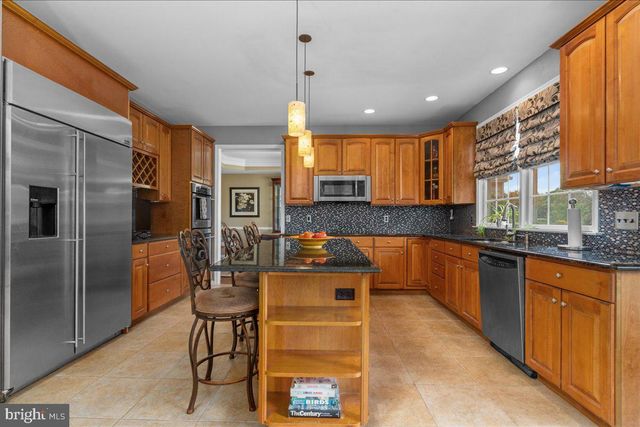 174 SMITHTOWN RD, Pipersville, PA 18947