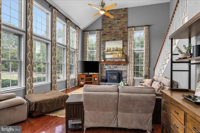 174 SMITHTOWN RD, Pipersville, PA 18947