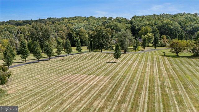 174 SMITHTOWN RD, Pipersville, PA 18947