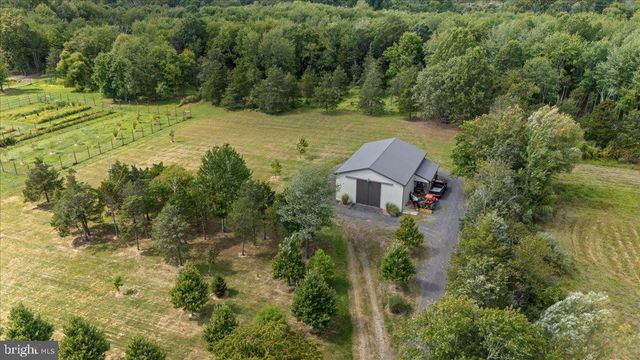 174 SMITHTOWN RD, Pipersville, PA 18947