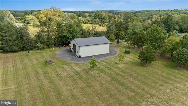 174 SMITHTOWN RD, Pipersville, PA 18947