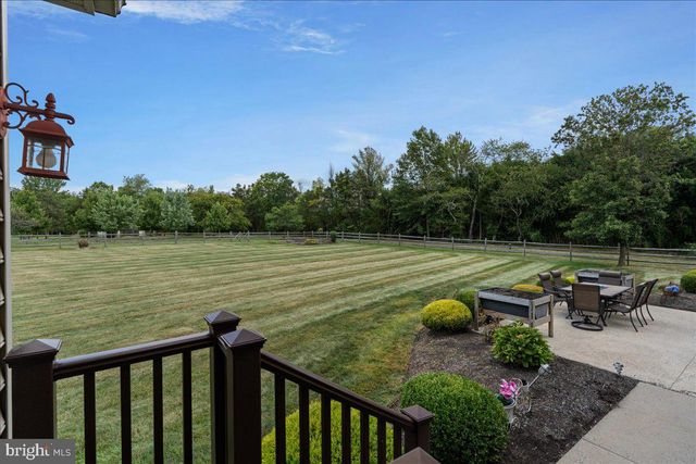 174 SMITHTOWN RD, Pipersville, PA 18947