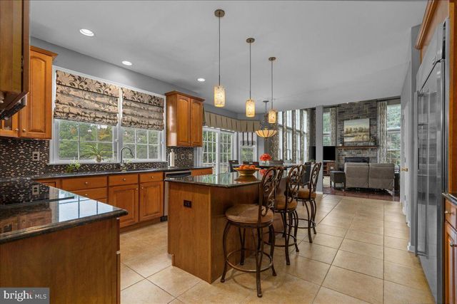 174 SMITHTOWN RD, Pipersville, PA 18947