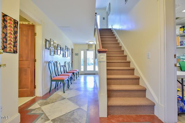 144 Celebrity Dairy Way, Siler City, NC 27344