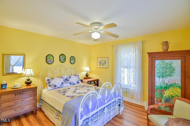 144 Celebrity Dairy Way, Siler City, NC 27344