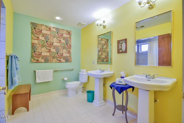 144 Celebrity Dairy Way, Siler City, NC 27344