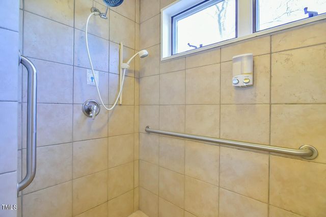 144 Celebrity Dairy Way, Siler City, NC 27344