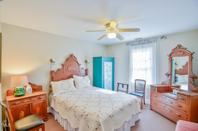 144 Celebrity Dairy Way, Siler City, NC 27344