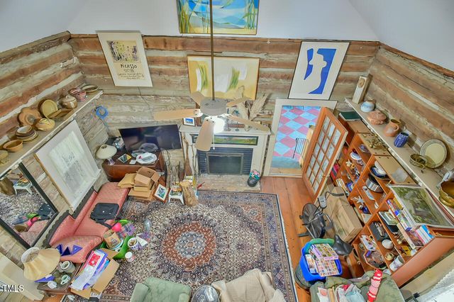 144 Celebrity Dairy Way, Siler City, NC 27344