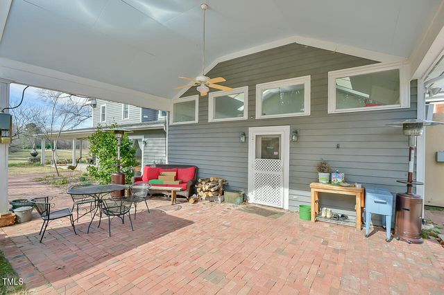 144 Celebrity Dairy Way, Siler City, NC 27344