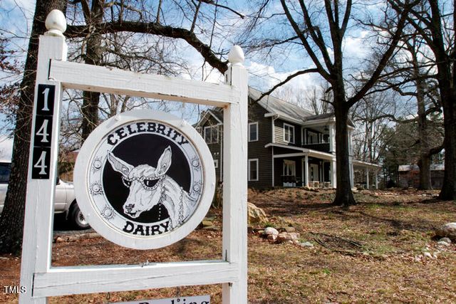 144 Celebrity Dairy Way, Siler City, NC 27344