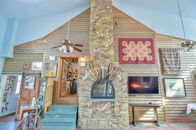 144 Celebrity Dairy Way, Siler City, NC 27344