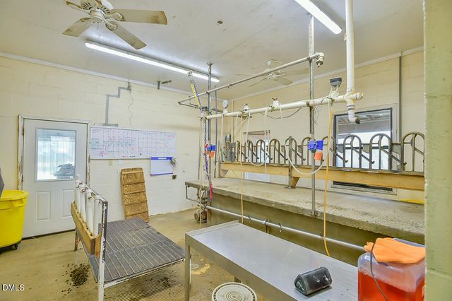 144 Celebrity Dairy Way, Siler City, NC 27344