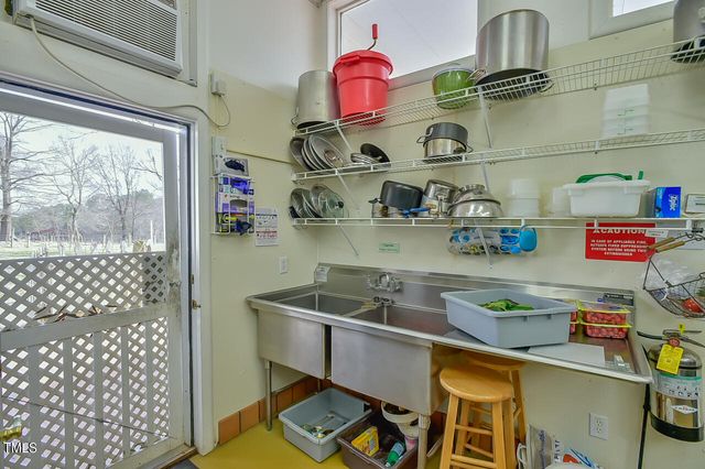 144 Celebrity Dairy Way, Siler City, NC 27344