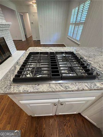304 Colewood Way NW, Sandy Springs, GA 30328