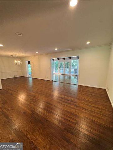 304 Colewood Way NW, Sandy Springs, GA 30328