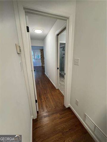 304 Colewood Way NW, Sandy Springs, GA 30328