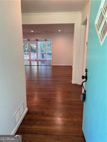 304 Colewood Way NW, Sandy Springs, GA 30328