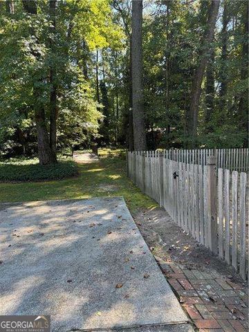 304 Colewood Way NW, Sandy Springs, GA 30328
