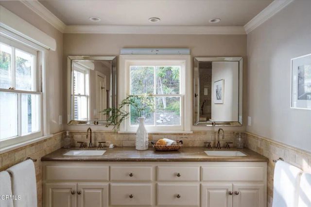 1650 Knollwood Drive, Pasadena, CA 91103