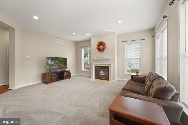 19296 CREEK FIELD CIR, Leesburg, VA 20176