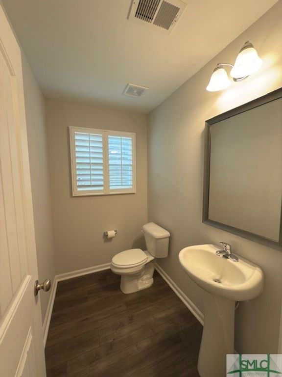 Image 12 of property listing at 108 Dunnoman Drive, Savannah, GA 31419