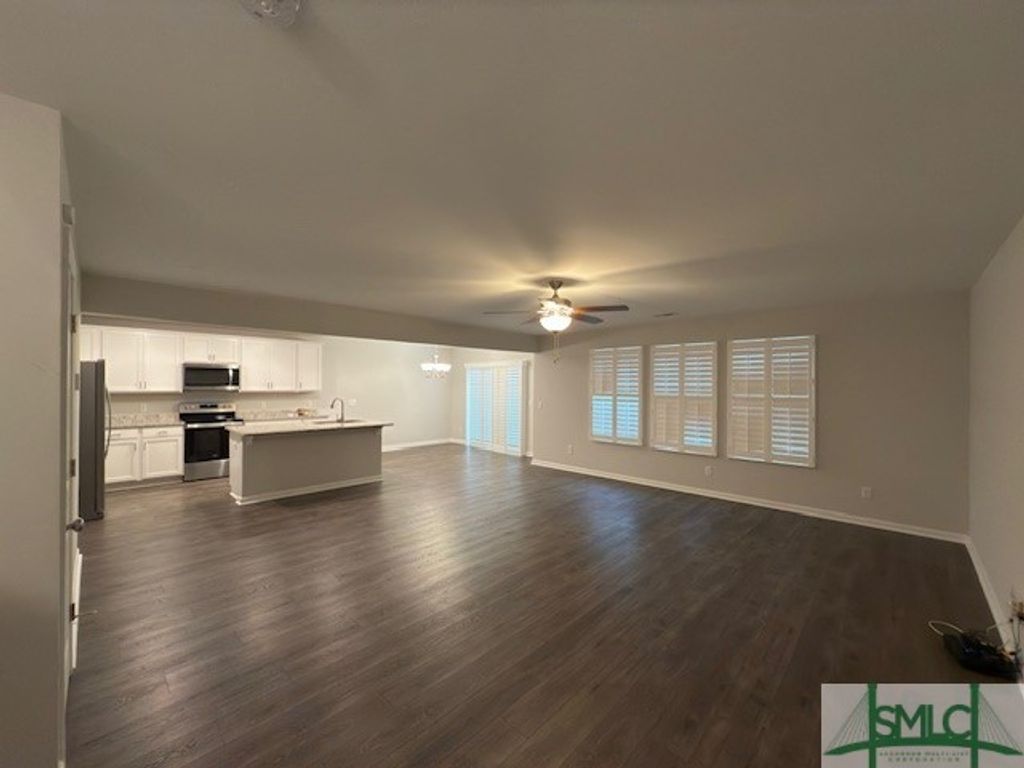 Image 4 of property listing at 108 Dunnoman Drive, Savannah, GA 31419