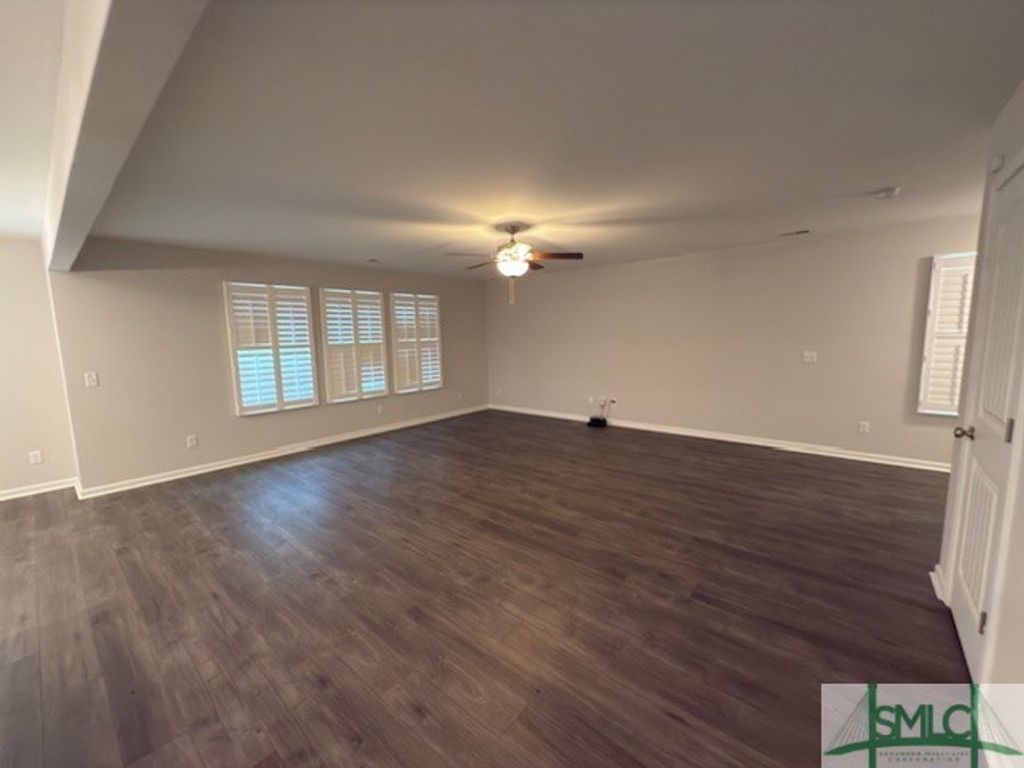 Image 5 of property listing at 108 Dunnoman Drive, Savannah, GA 31419