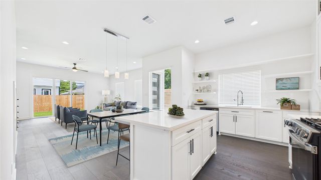 6734 Lozier Street, Houston, TX 77021