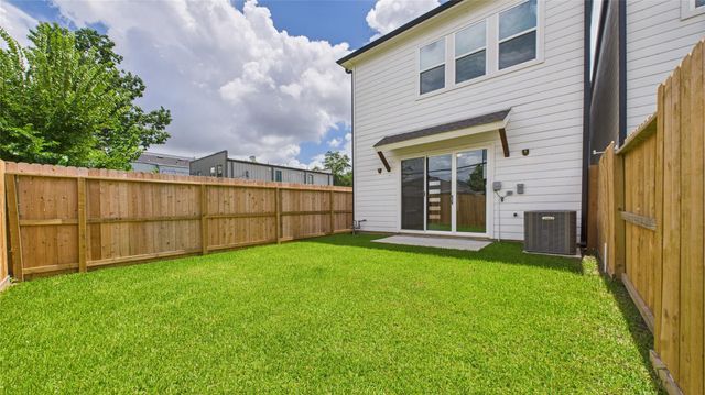 6734 Lozier Street, Houston, TX 77021