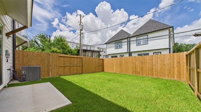 6734 Lozier Street, Houston, TX 77021