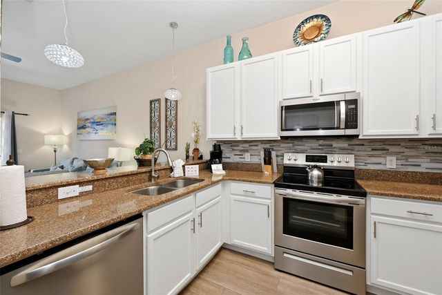 1014 GRAN BAHAMA BOULEVARD 31-1014, Davenport, FL 33837