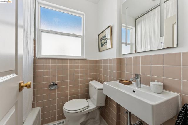 7206 A St, El Cerrito, CA 94530