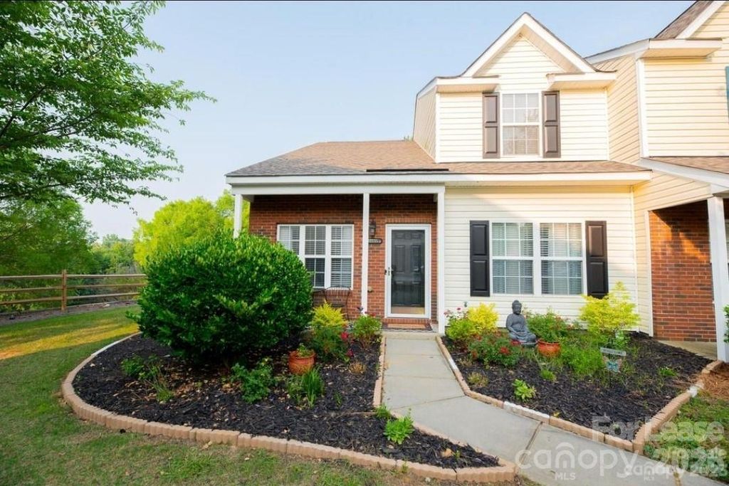 16855 Greenlawn Hills Court, Charlotte, NC 28213